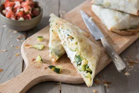 Brick de courgettes au chèvre, salsa de tomate