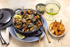 Moules pimentées à la catalane et picada croustillante