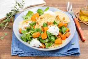 Tout-en-un : Salade de mezzalunas ricotta cèpes et potimarron rôti, sel fumé viking, burrata et noix