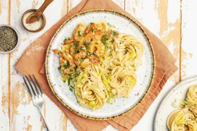 Crevettes à la marinière et spaghetti au poireau