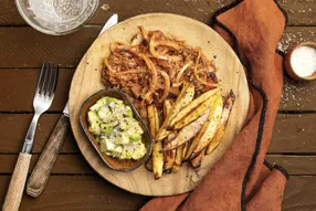 Effiloché de porc tinga (plat mexicain pimenté à la tomate)