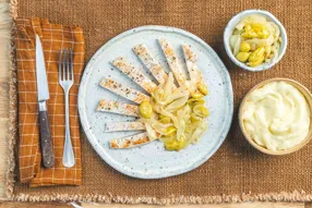 Escalope de dinde au chutney de raisins blancs et oignon