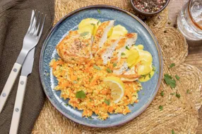 Poulet sauce au curcuma et pilaf de millet à la carotte