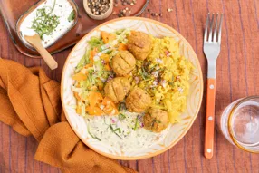 Bowl indien de falafels, poireau et lentilles au curry