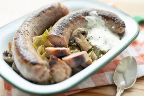 Saucisses à la moutarde et trio de légumes poêlés aux herbes de Provence