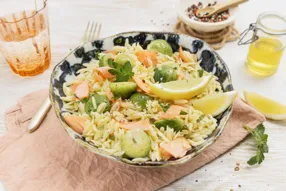 Orzo citronné au saumon fumé et choux de Bruxelles