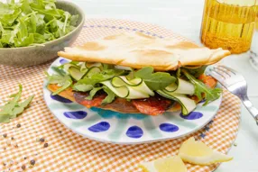 Pizza sandwich au chorizo, mozzarella et courgette