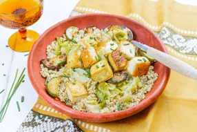 Chaufa de tofu au quinoa, courgette, chou pak choy et ciboulette