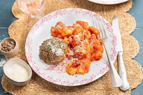 Crépinette de porc aux herbes de Provence, gnocchis à la tomate et parmesan