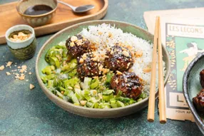 Boulettes de lapin teriyaki, choux pak choy et riz