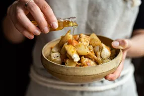 Poulet à l'huile de sésame grillé, légumes à l'orientale