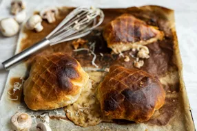 Friands aux champignons et sauce Mornay