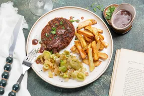 Steak végétal, sauce au vin rouge, poireau et frites