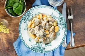 Gnocchis aux champignons, crème à l'ail des ours et parmesan