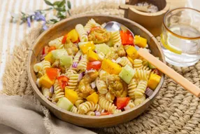 Salade de poulet à la mangue et vinaigrette au curry