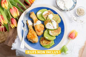 Pilons de poulet, beignets de brocoli et de courgette à l'emmental