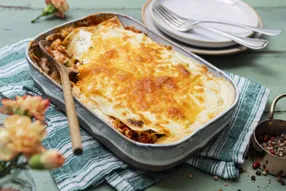 Lasagnes à la mexicaine, courgette, oignon rouge et cheddar